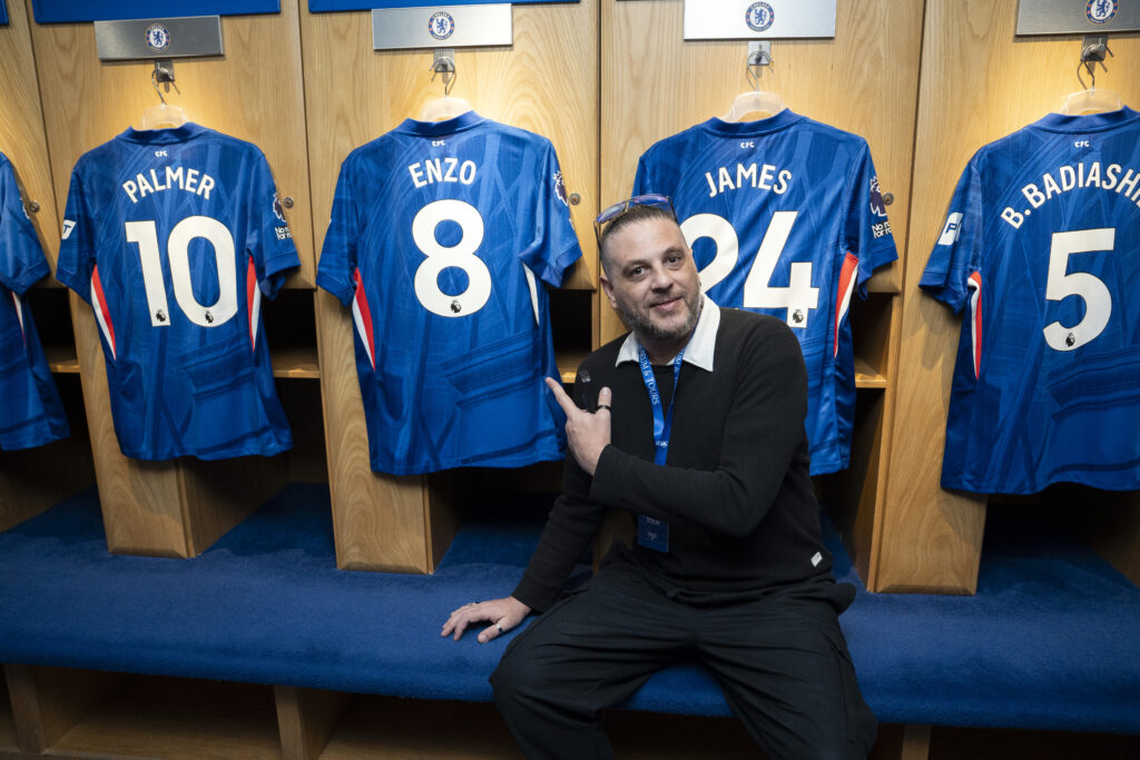 Inside the Chelsea first-team changing room — Palmer #10, Enzo #8, James #24